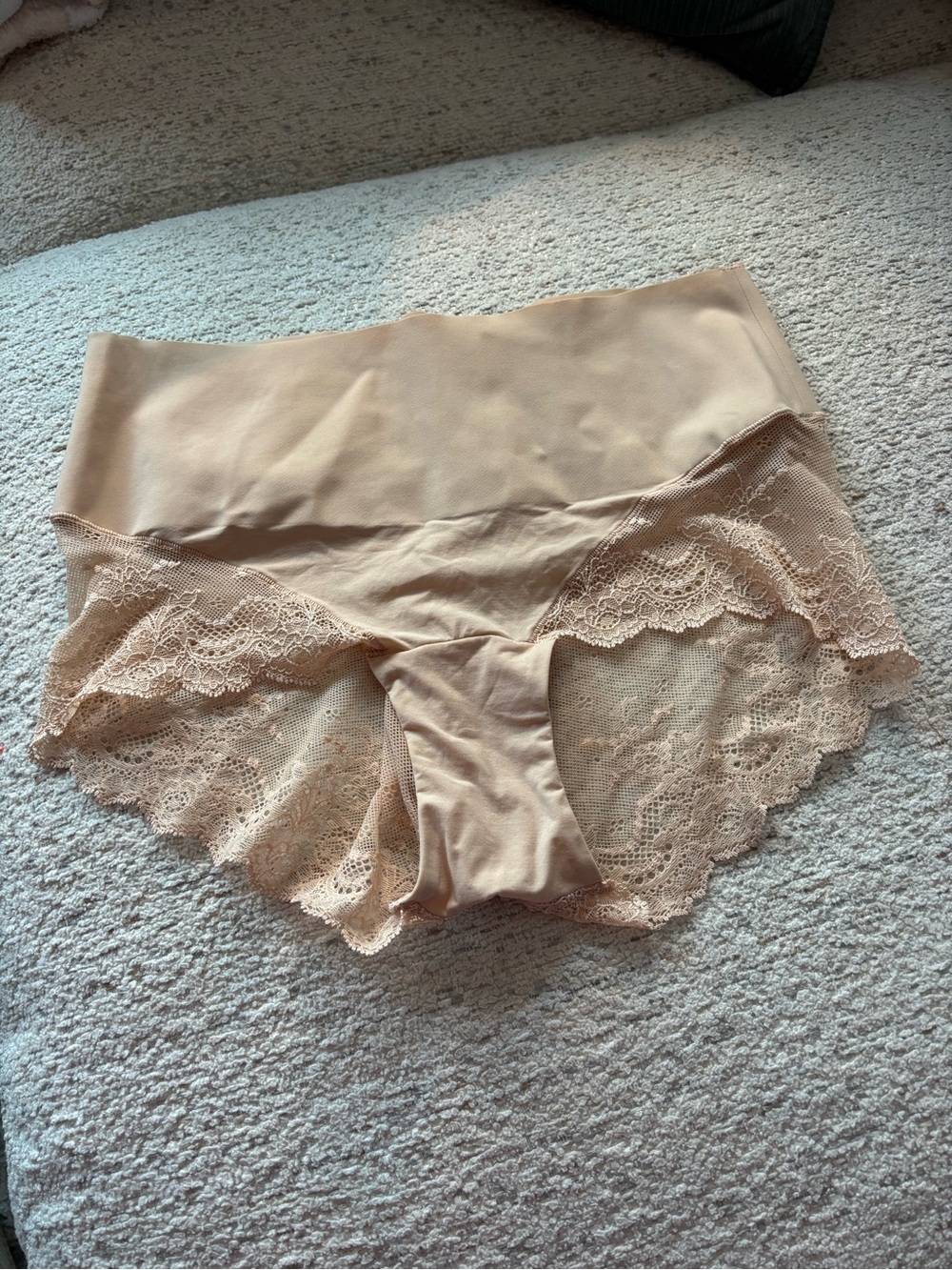 ❗️Spanx Undie-Tectable High-Waist Lace Trim Seamless Shaping Briefs - Nude Large